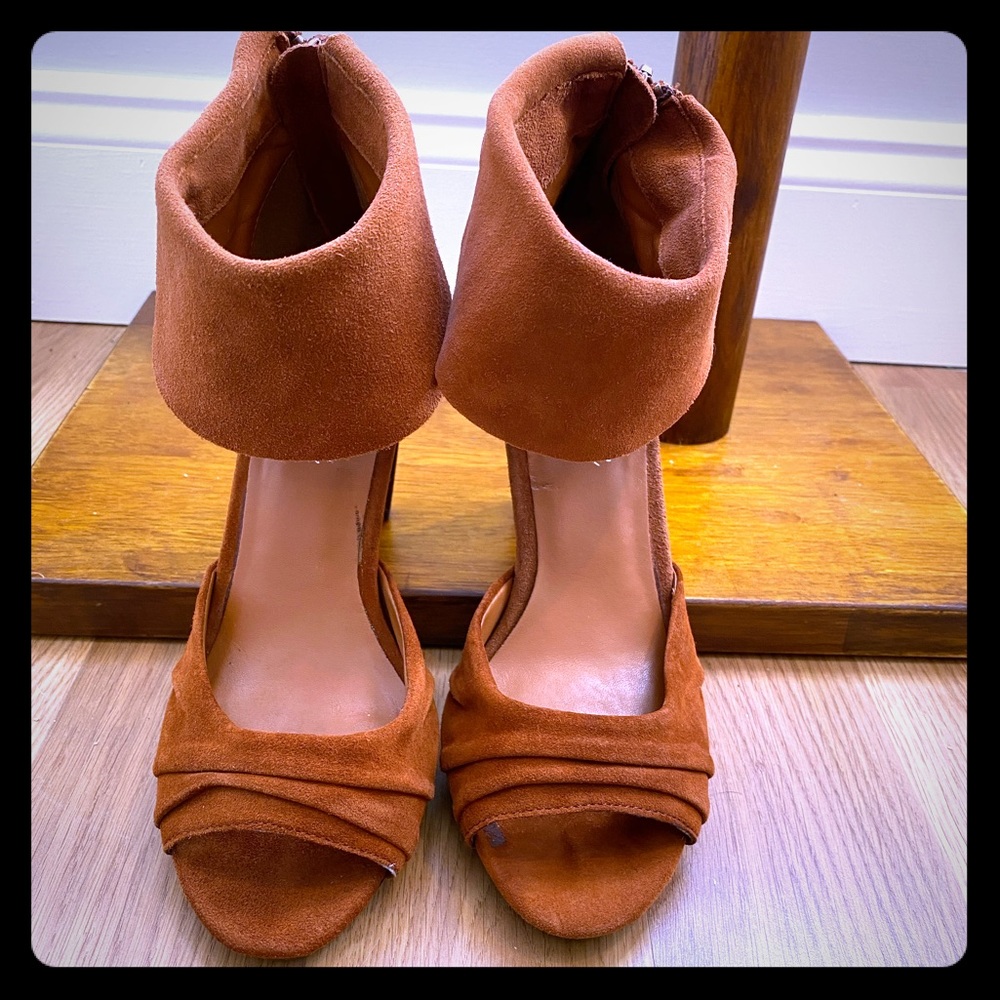 Envy Rachael Nubuck Heel